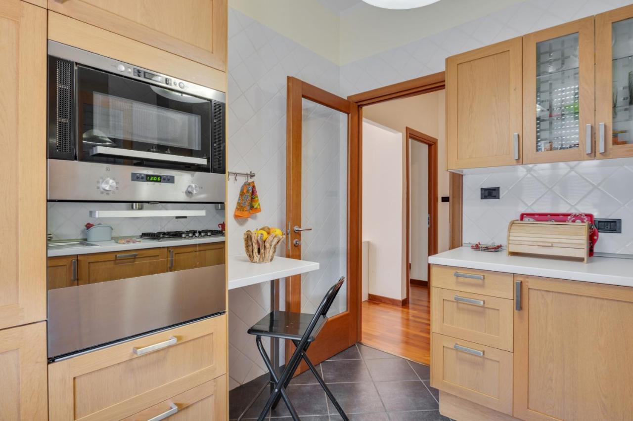 Oltretorrente Ampio Appartamento Con Balconi Parma Exterior photo